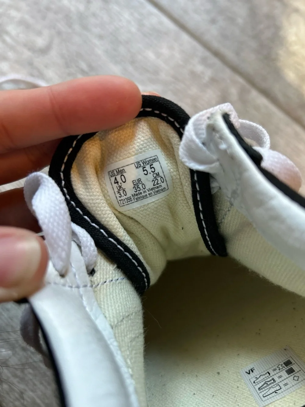 VANS Embroidered Old Skool Platform Sneakers, Women’s 5.5, Never Worn!